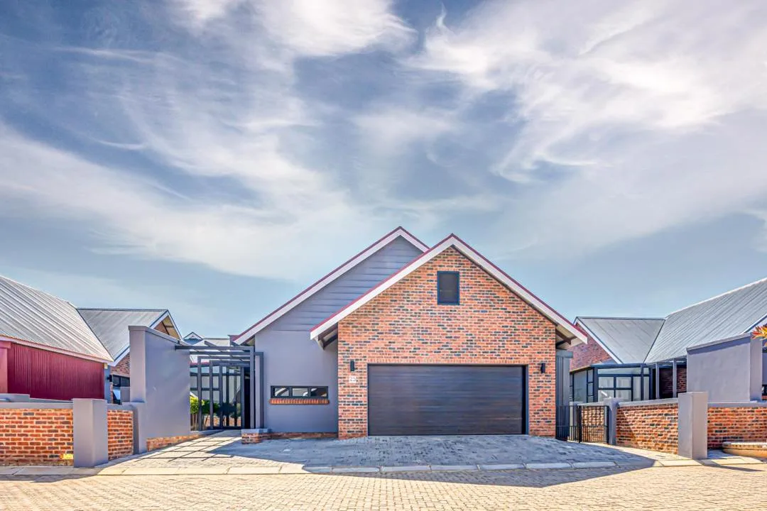3 Bedroom House for sale in Van Der Hoff Park