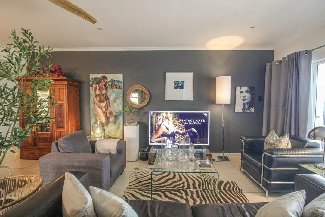 2 Bedroom House for sale in Vincent Heights