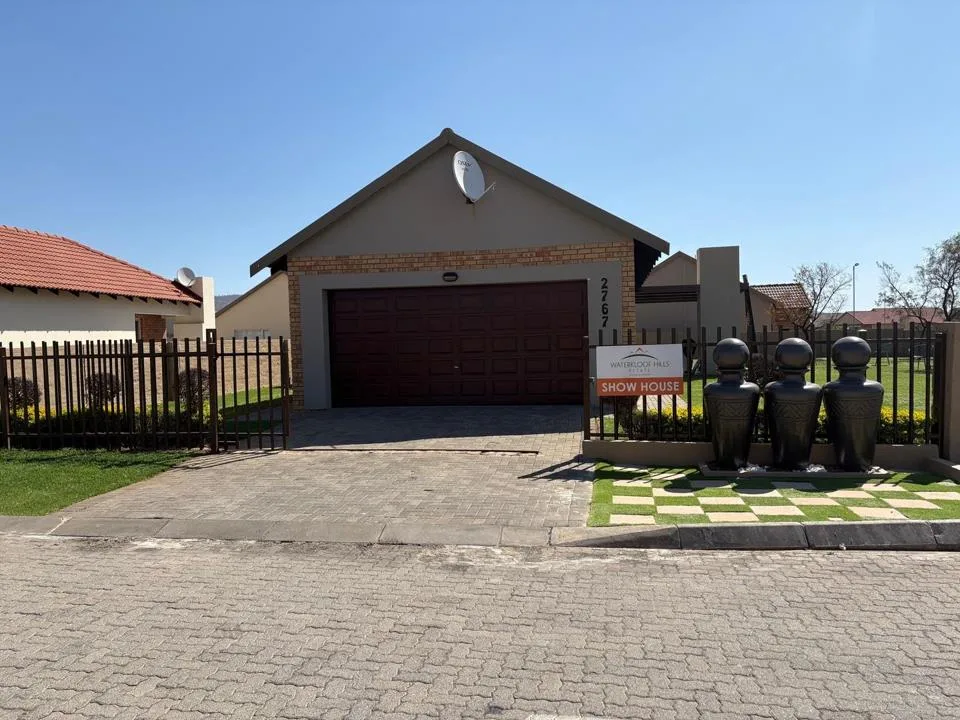 3 Bedroom House for sale in Waterkloof AH