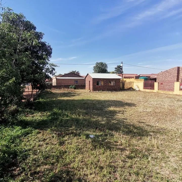 1 Bedroom House for sale in Lethlabile