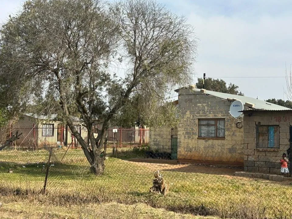 2 Bedroom House for sale in Bloemside 4