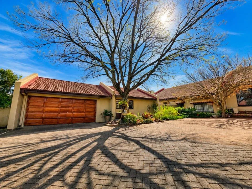 4 Bedroom Townhouse for sale in Helicon Heights