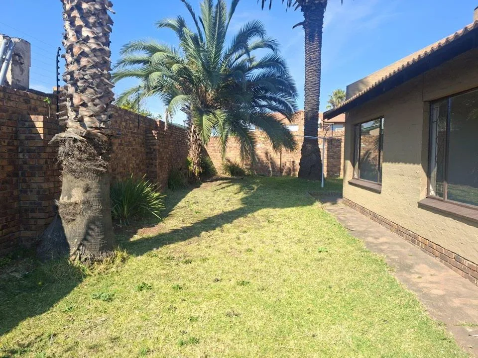 3 Bedroom Townhouse to rent in Middelburg Central