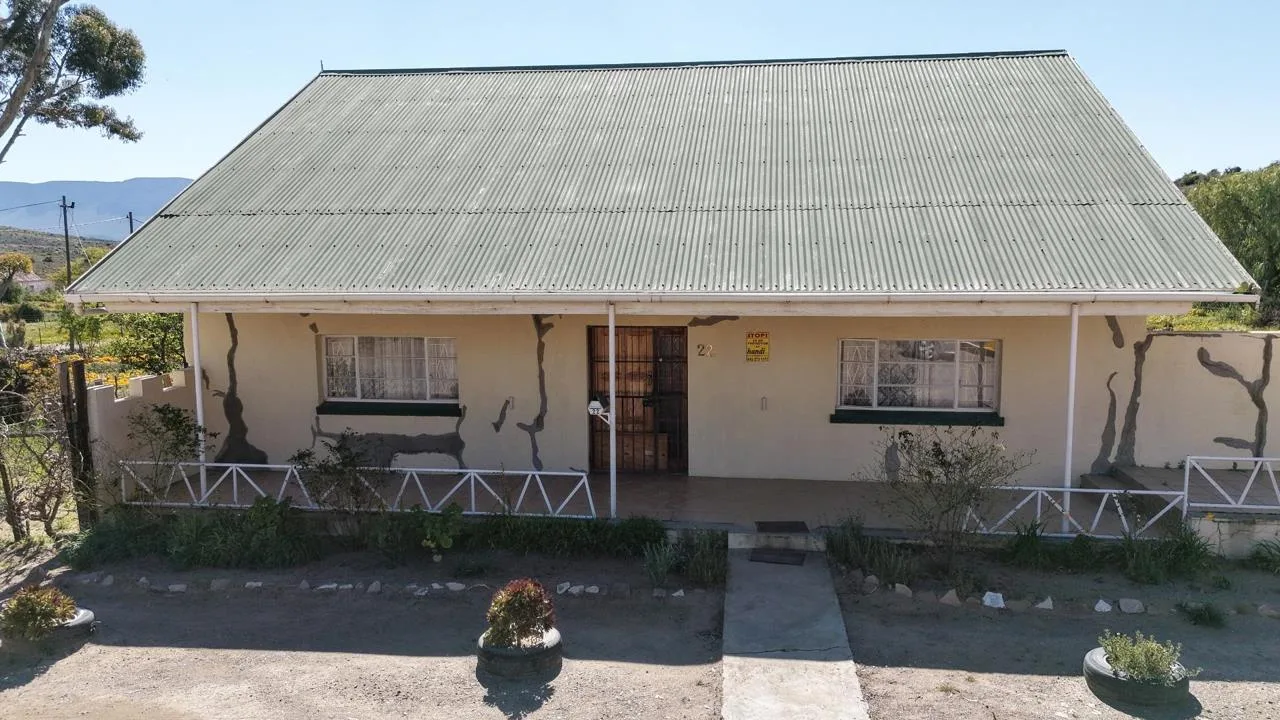 3 Bedroom House for sale in Willowmore