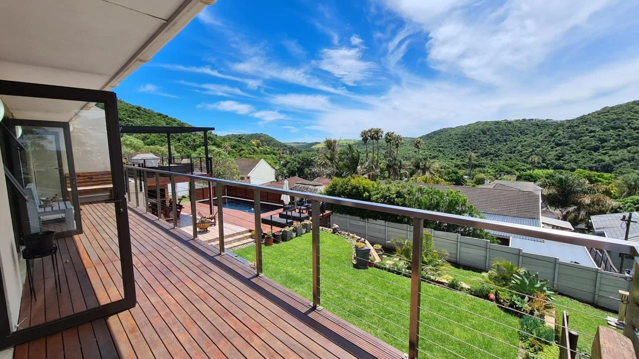4 Bedroom House for sale in Gonubie