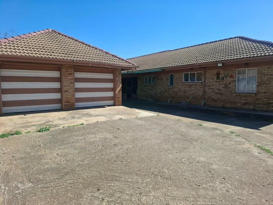 3 Bedroom House for sale in Stilfontein