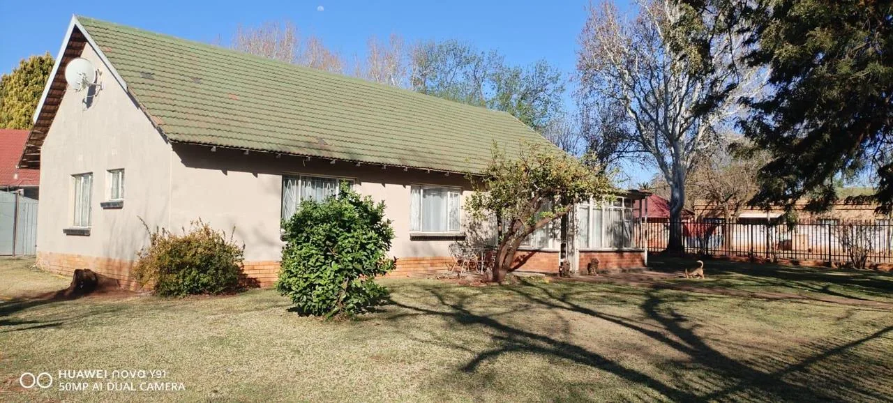 3 Bedroom House for sale in Stilfontein Ext 3