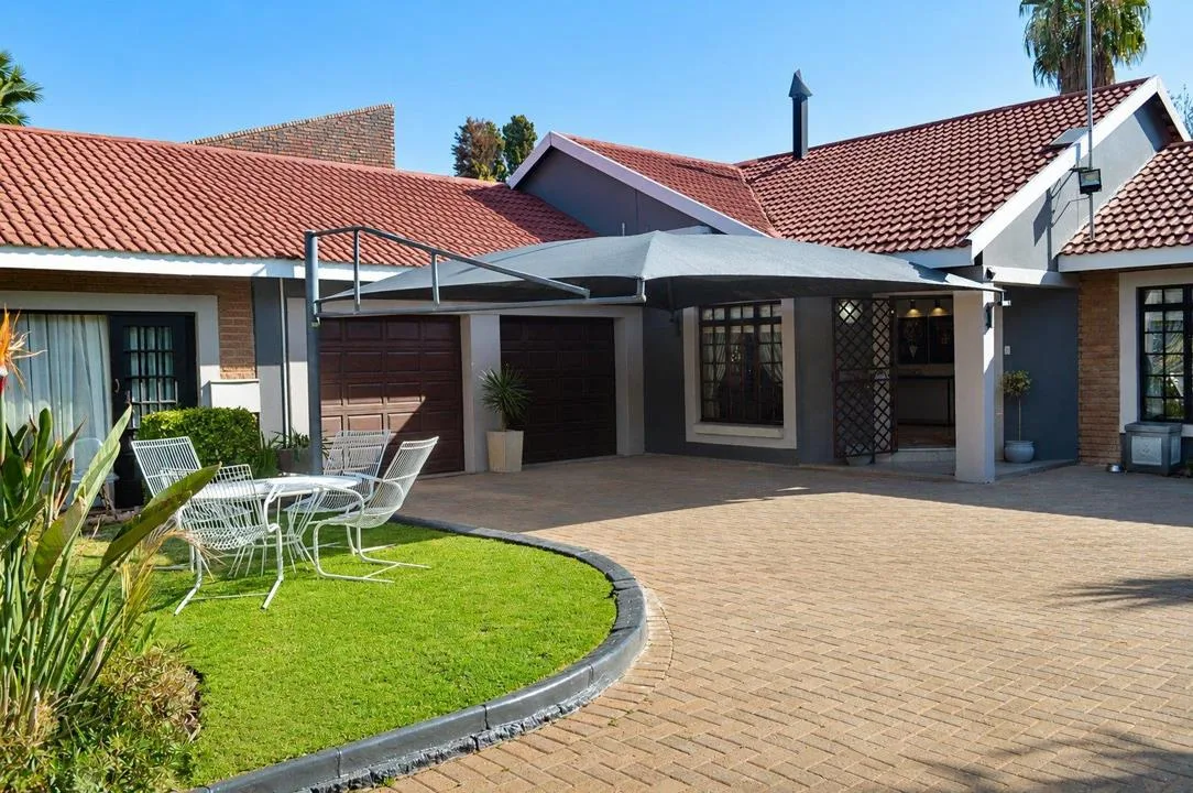 5 Bedroom House for sale in Wilkoppies