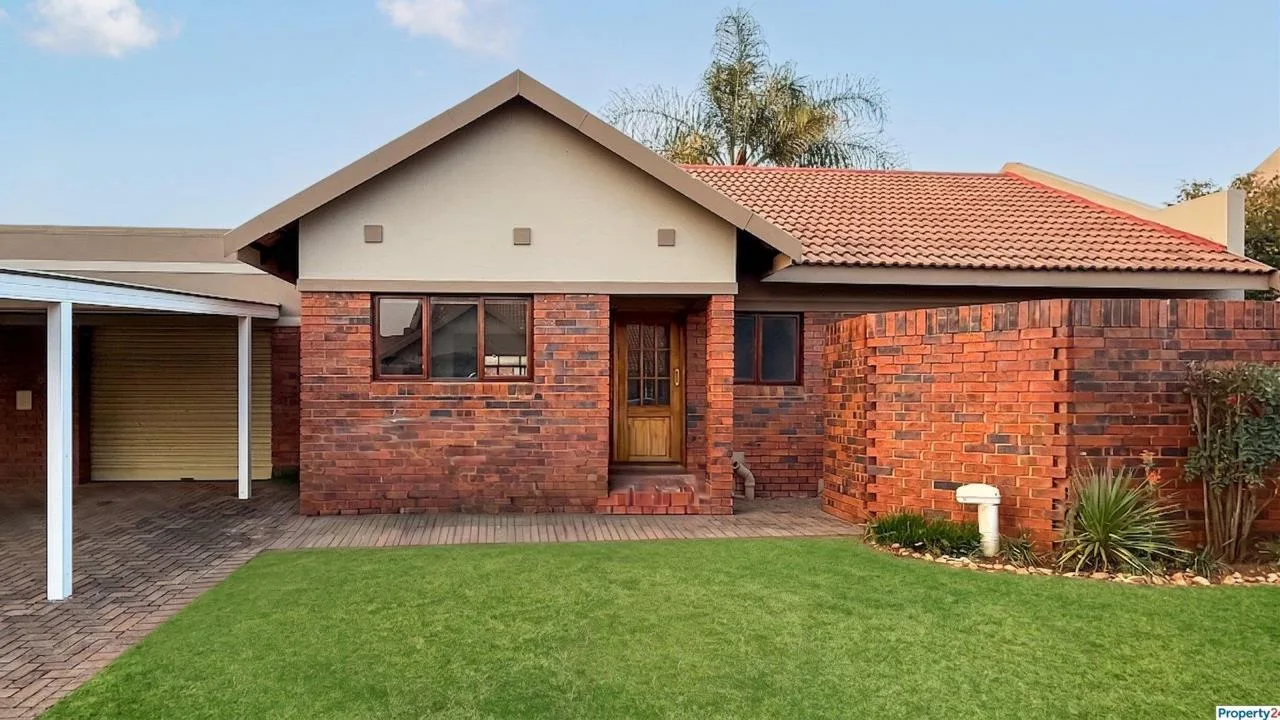 3 Bedroom Townhouse for sale in Flamwood