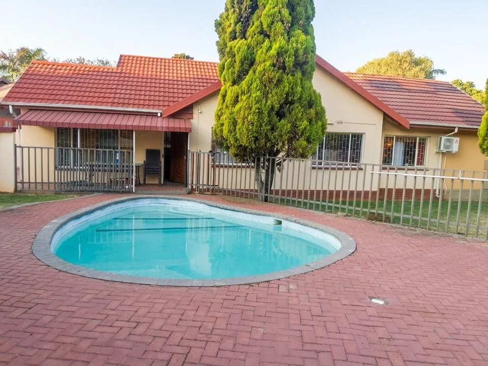 3 Bedroom House for sale in Geelhoutpark