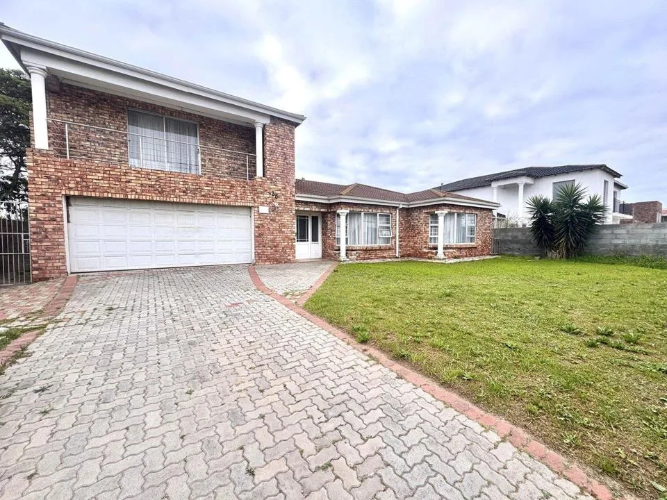 3 Bedroom House for sale in Bluewater Bay