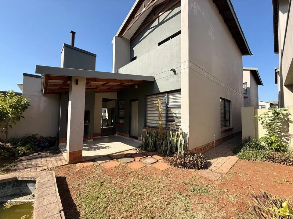 3 Bedroom Townhouse for sale in Waterkloof AH