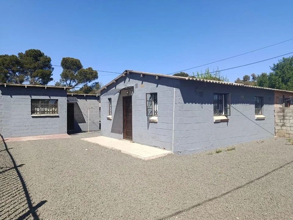 2 Bedroom House for sale in Thabong