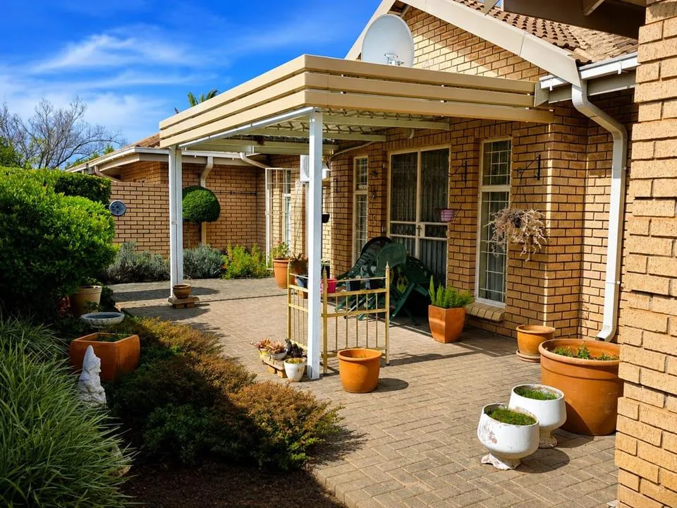 3 Bedroom Townhouse for sale in Universitas