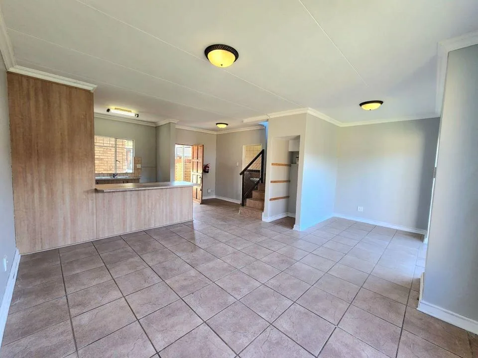 2 Bedroom Townhouse for sale in Langenhovenpark