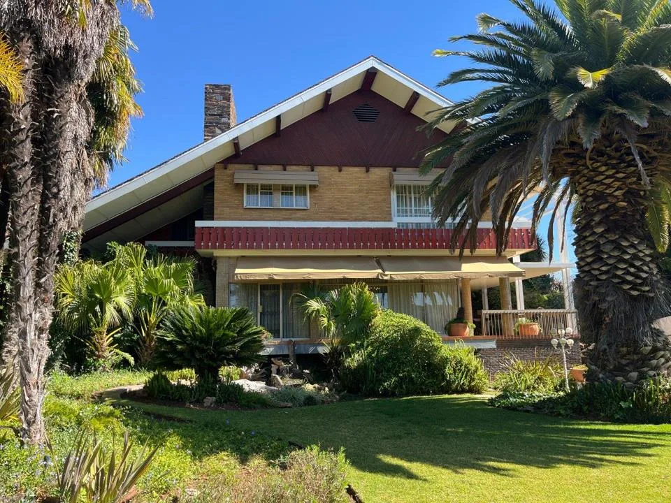 5 Bedroom House for sale in Dan Pienaar