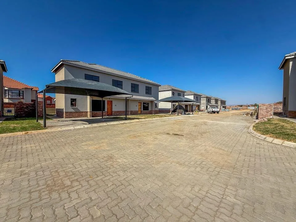 3 Bedroom Townhouse for sale in Waterval East