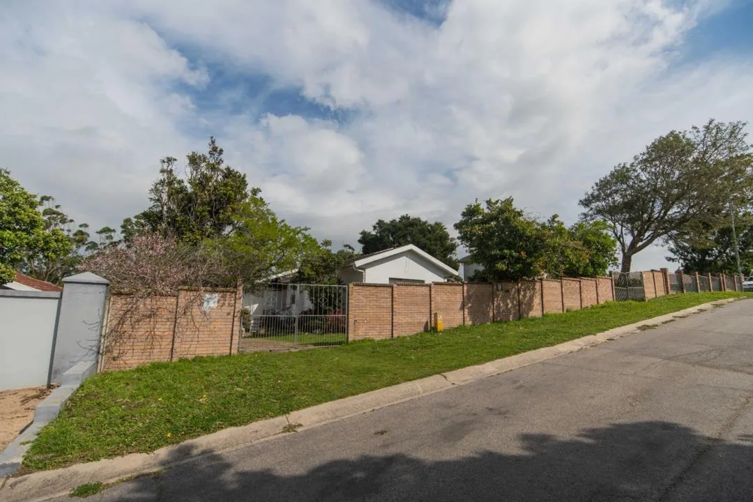 4 Bedroom House for sale in Kabega