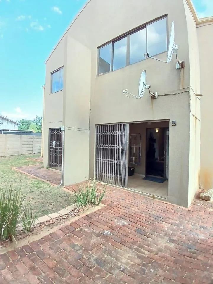 2 Bedroom Townhouse for sale in Sasolburg Ext 23