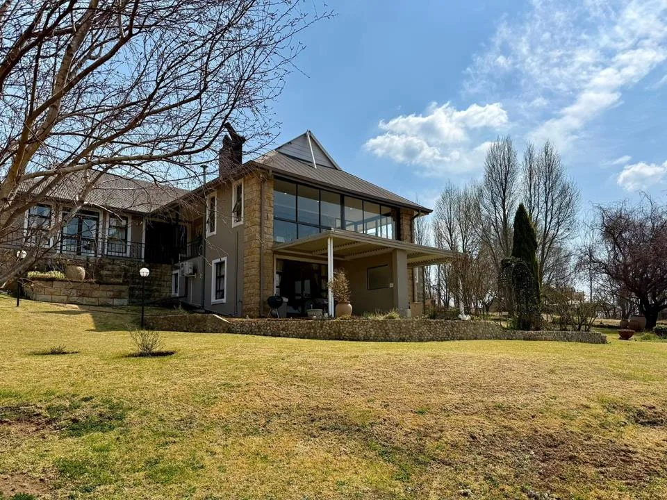 6 Bedroom House for sale in Clarens
