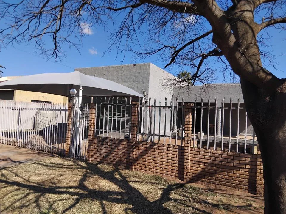 3 Bedroom House for sale in Vryburg