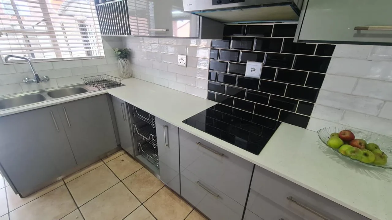 3 Bedroom House for sale in Waterkloof East