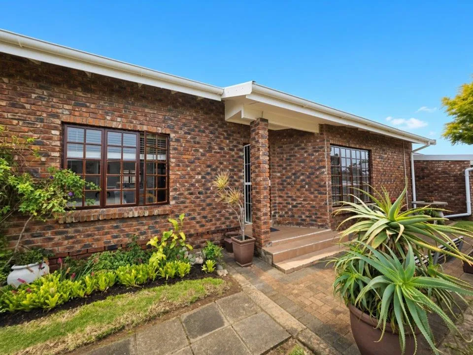 2 Bedroom Townhouse for sale in Gonubie