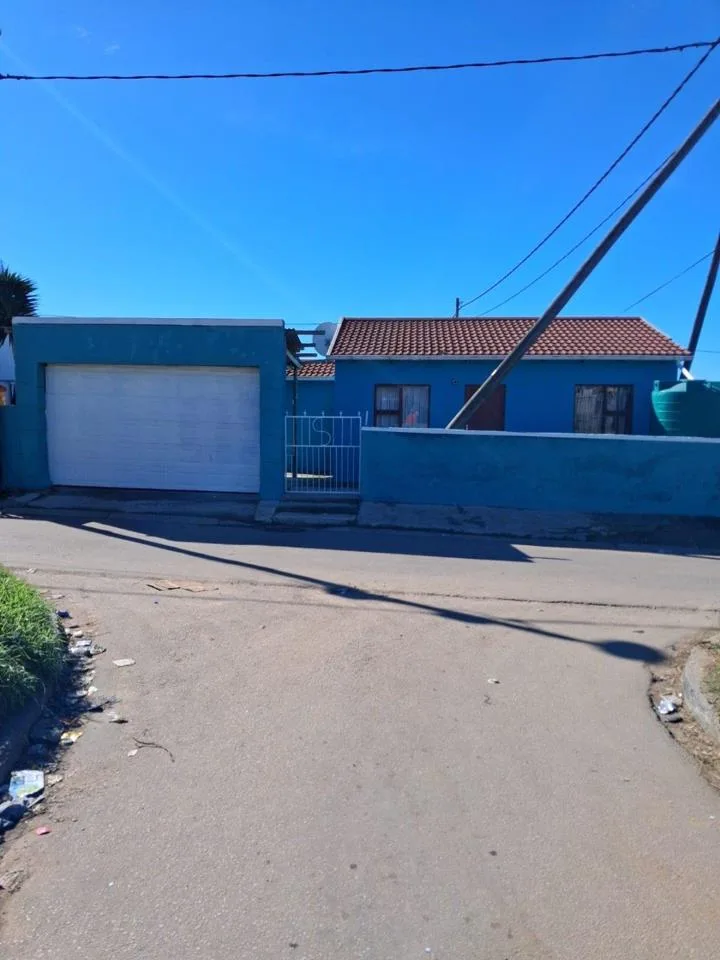 2 Bedroom House for sale in Veeplaas