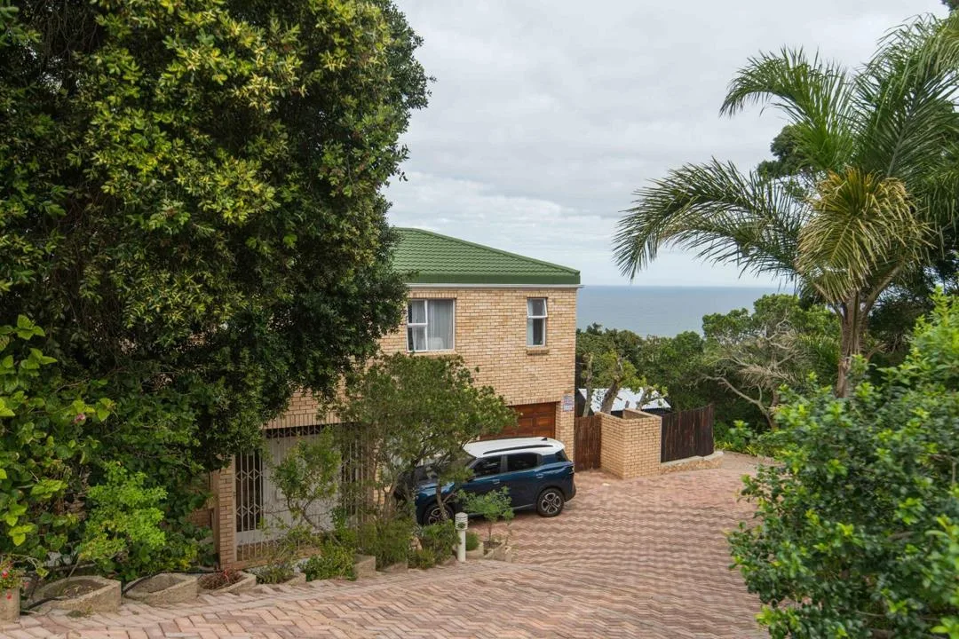 6 Bedroom House for sale in Blue Horizon Bay