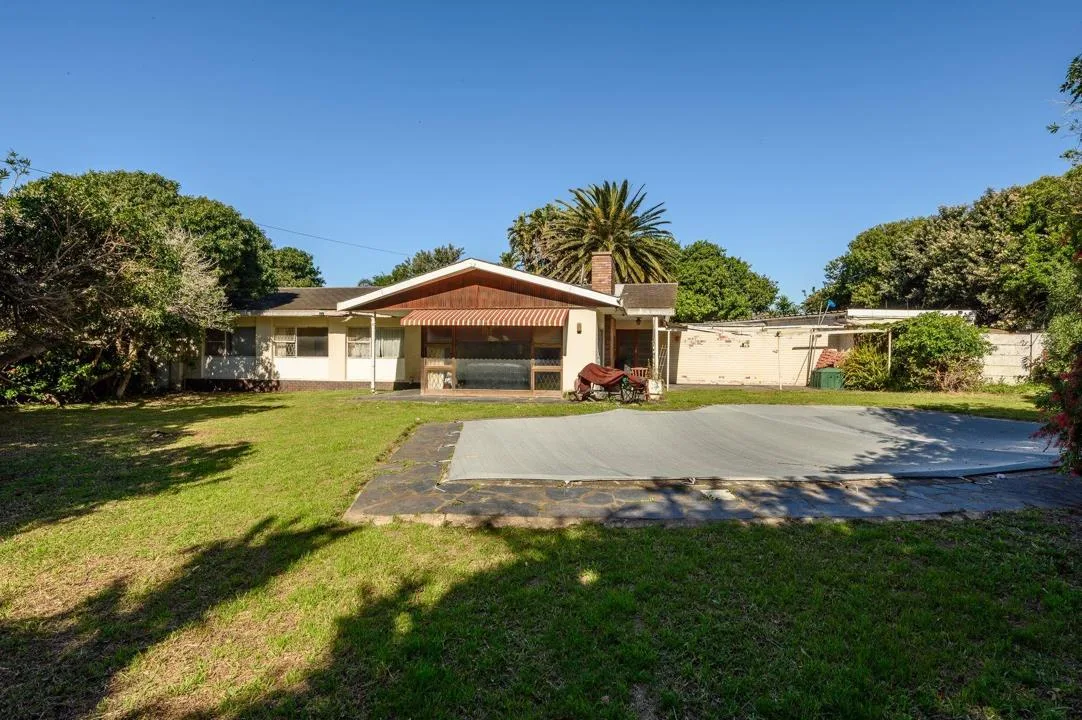4 Bedroom House for sale in Summerstrand