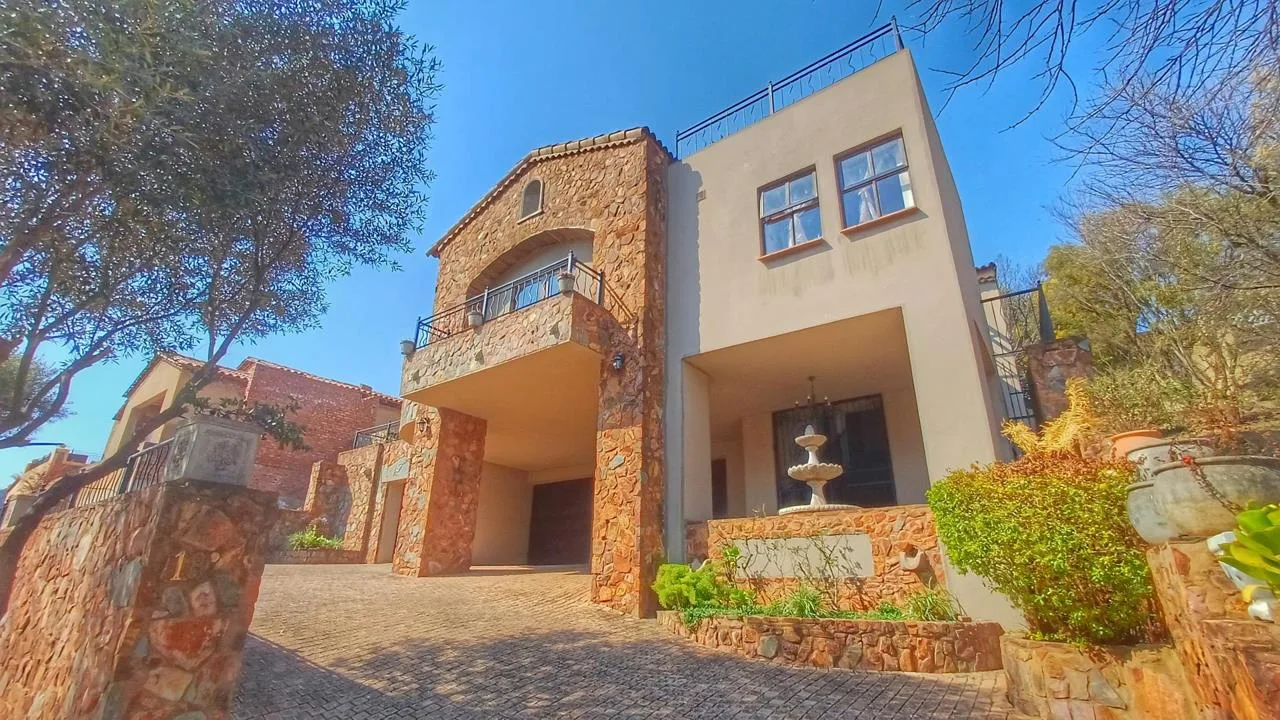 3 Bedroom House for sale in Estate D' Afrique