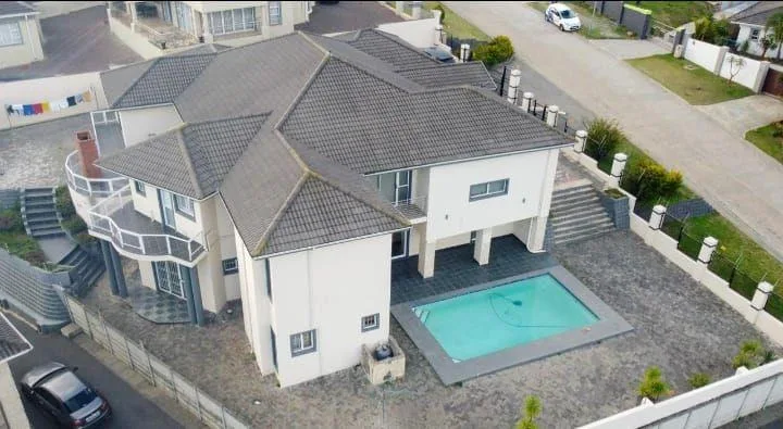5 Bedroom House for sale in Nahoon Valley Park