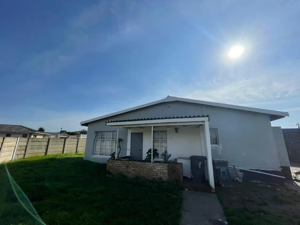 4 Bedroom House for sale in Algoa Park