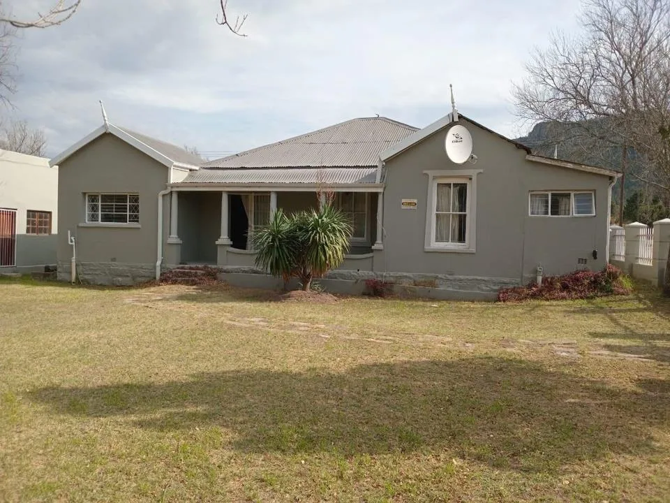 4 Bedroom House for sale in Cathcart