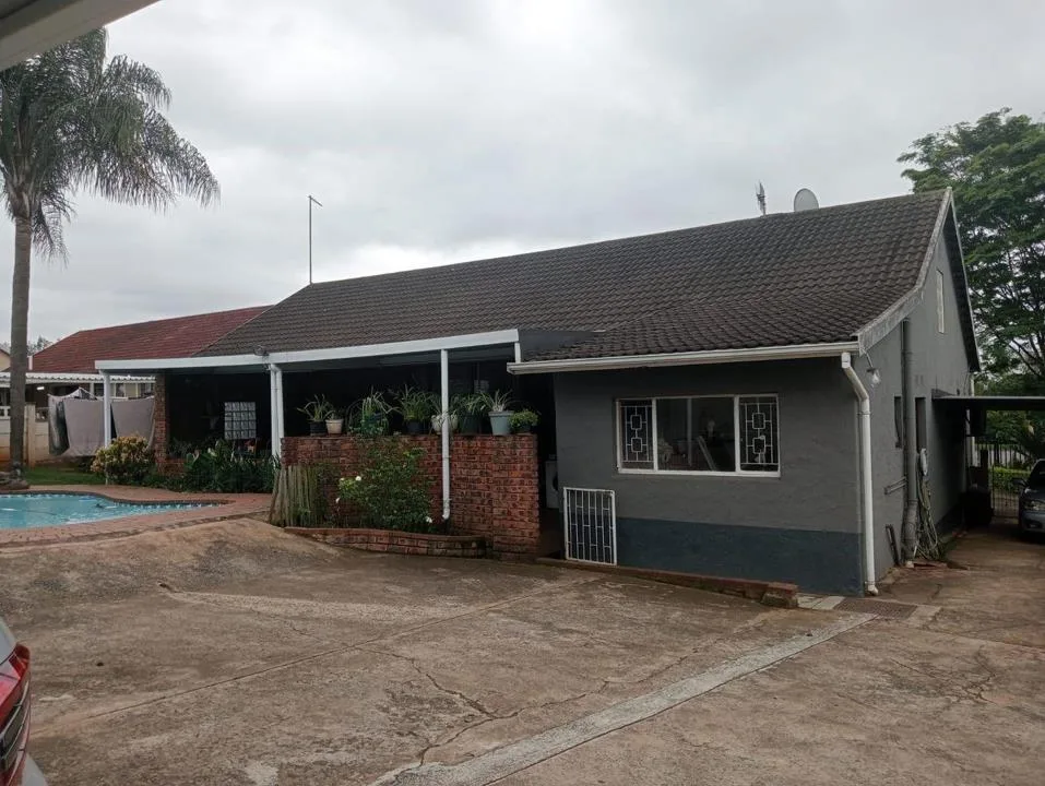 3 Bedroom House for sale in Scottsville Ext