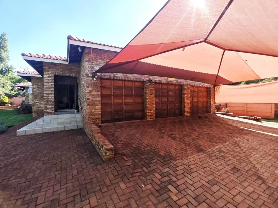 4 Bedroom House for sale in Cashan