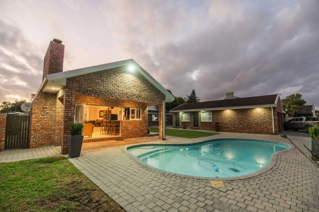 4 Bedroom House for sale in Woodlands