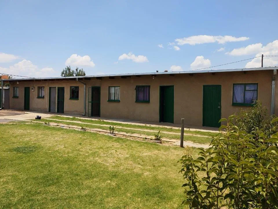 6 Bedroom House for sale in Zamdela