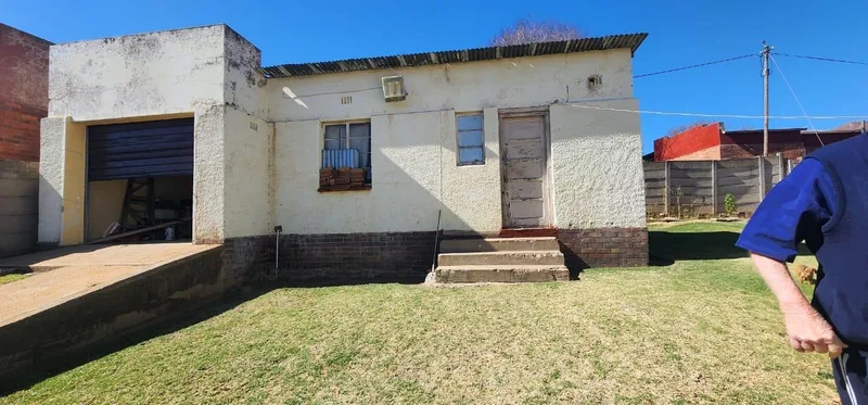 3 Bedroom House for sale in Emgwenya