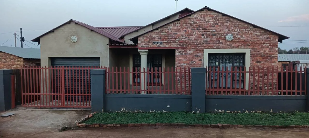 3 Bedroom House for sale in Ikageng