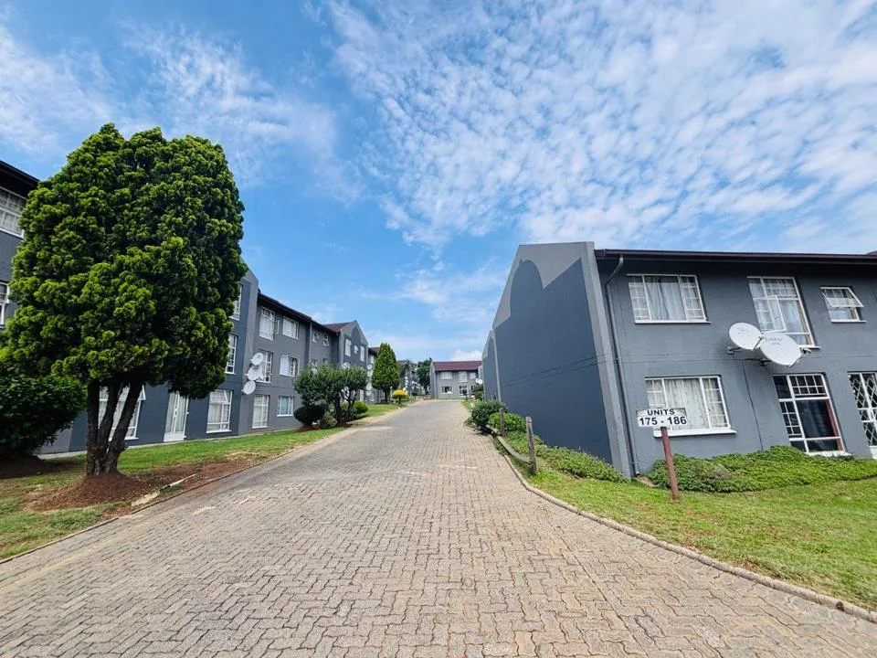 2 Bedroom Apartment / flat for sale in Alan Manor