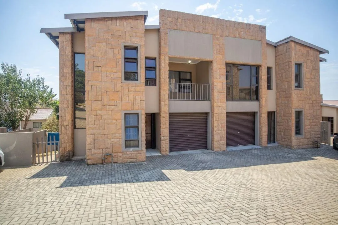3 Bedroom Townhouse for sale in Cashan