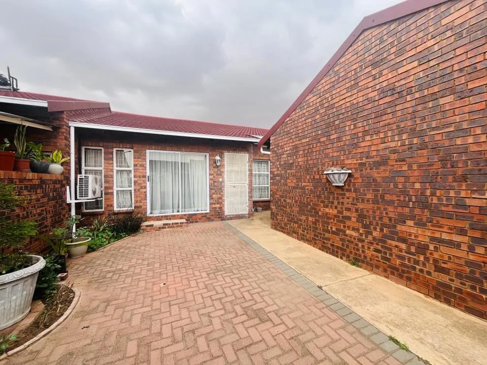 3 Bedroom Townhouse for sale in Parys