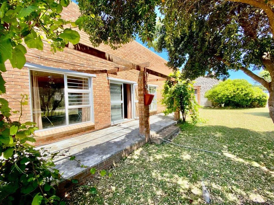 4 Bedroom House for sale in Franskraal