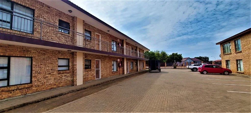 2 Bedroom Apartment / flat for sale in Lourierpark