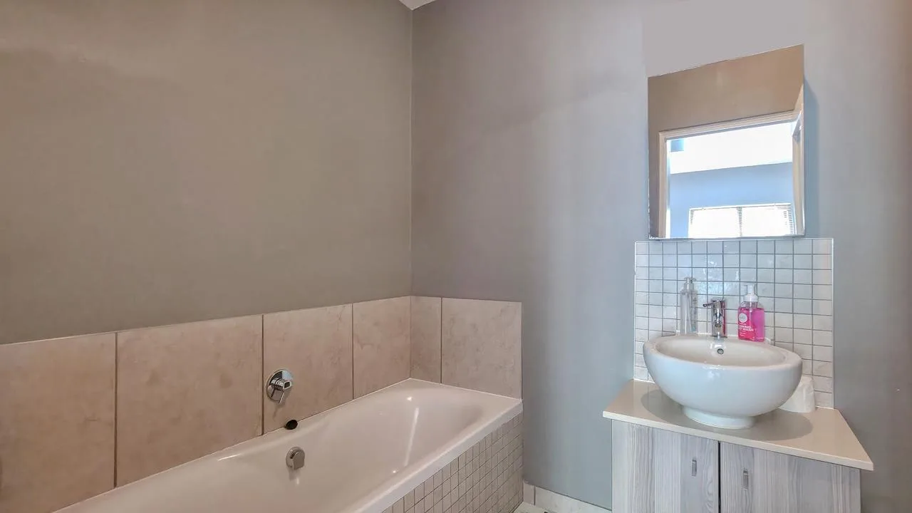 2 Bedroom Apartment / flat for sale in Rivonia