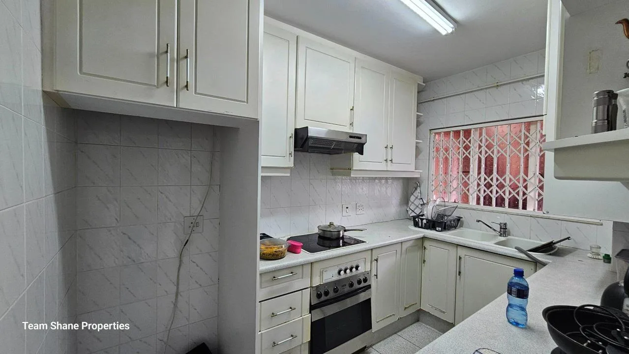 3 Bedroom Apartment / flat for sale in Morningside