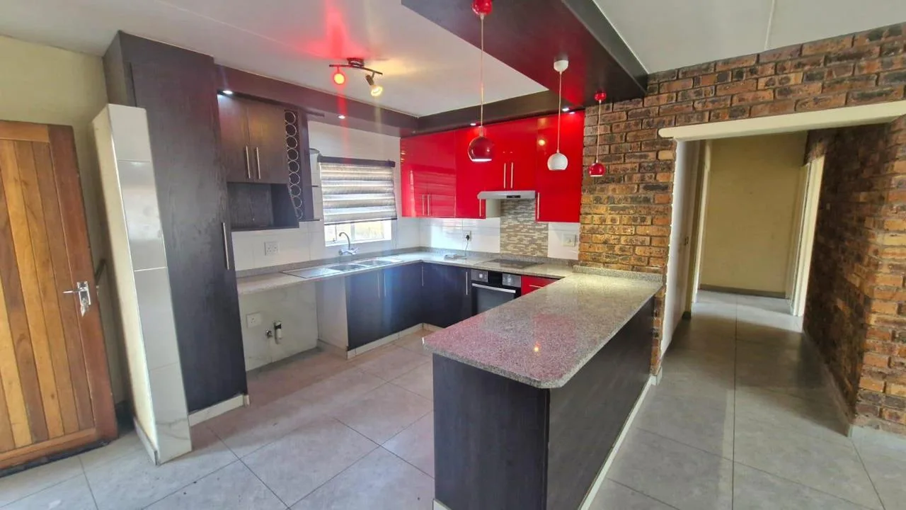 3 Bedroom Apartment / flat for sale in Secunda