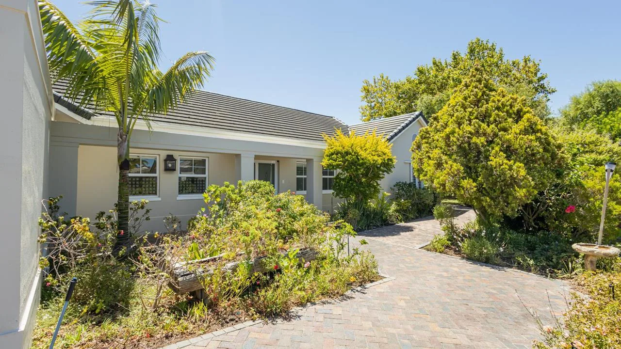 2 Bedroom House for sale in Helderberg Village