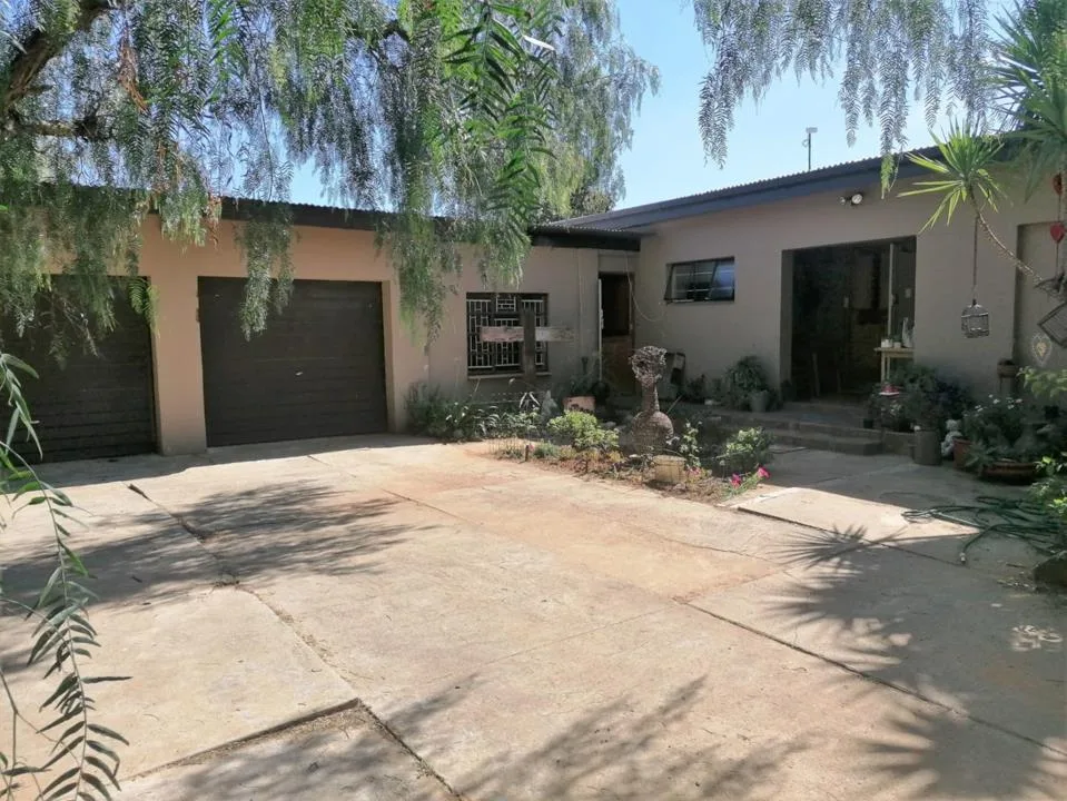 4 Bedroom House for sale in Brandfort